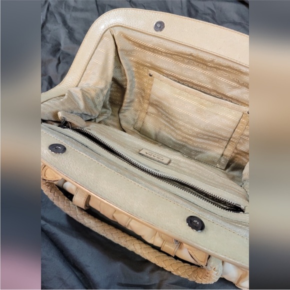 Authentic Prada Nappa Gaufre tote. Creamy white leather. Excellent condition. - Picture 8 of 11